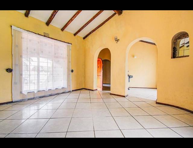 3 BEDROOM HOUSE FOR SALE IN BIRCHLEIGH NORTH